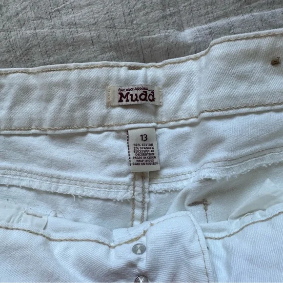 Mudd White Distressed Jeans Women's Capris Size 13 - Picture 4 of 6